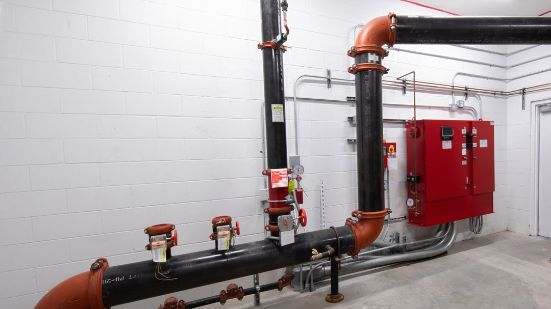 Fire sprinkler system in commercial building